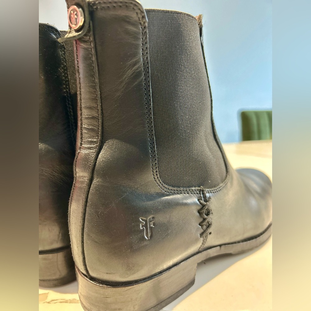 Frye Chelsea boot - Picture 2 of 11
